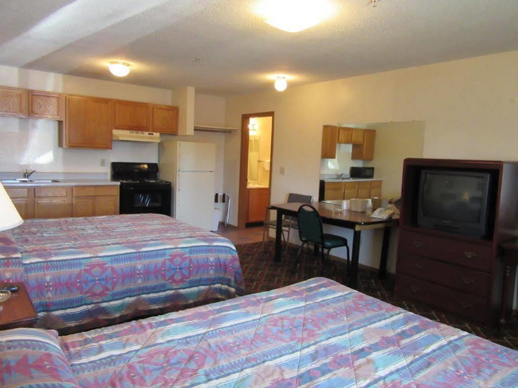 Western Holiday Motel Wichita Eksteriør billede