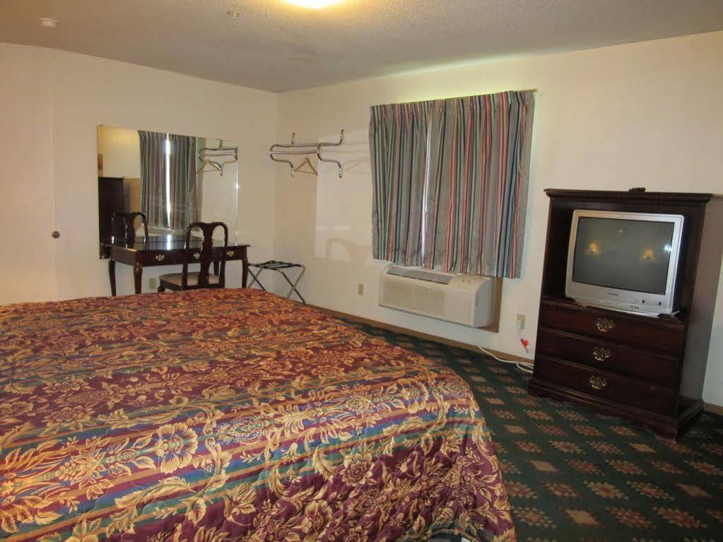 Western Holiday Motel Wichita Eksteriør billede